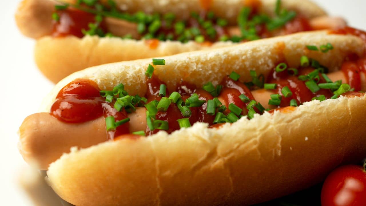 “Mom, we finally made it on Footy Scran,” FC Koln matchday bratwurst sausage goes viral on Twitter