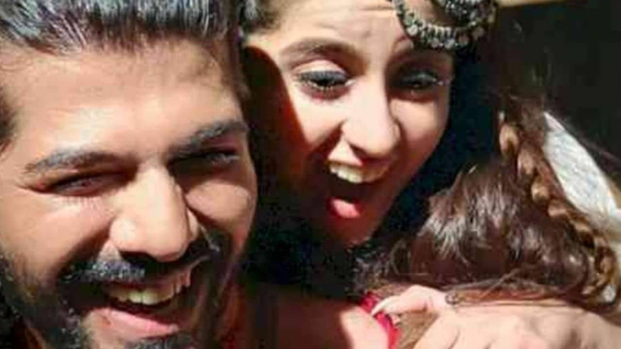 Who is in Sheezan Khan family, his father, mother and sister name