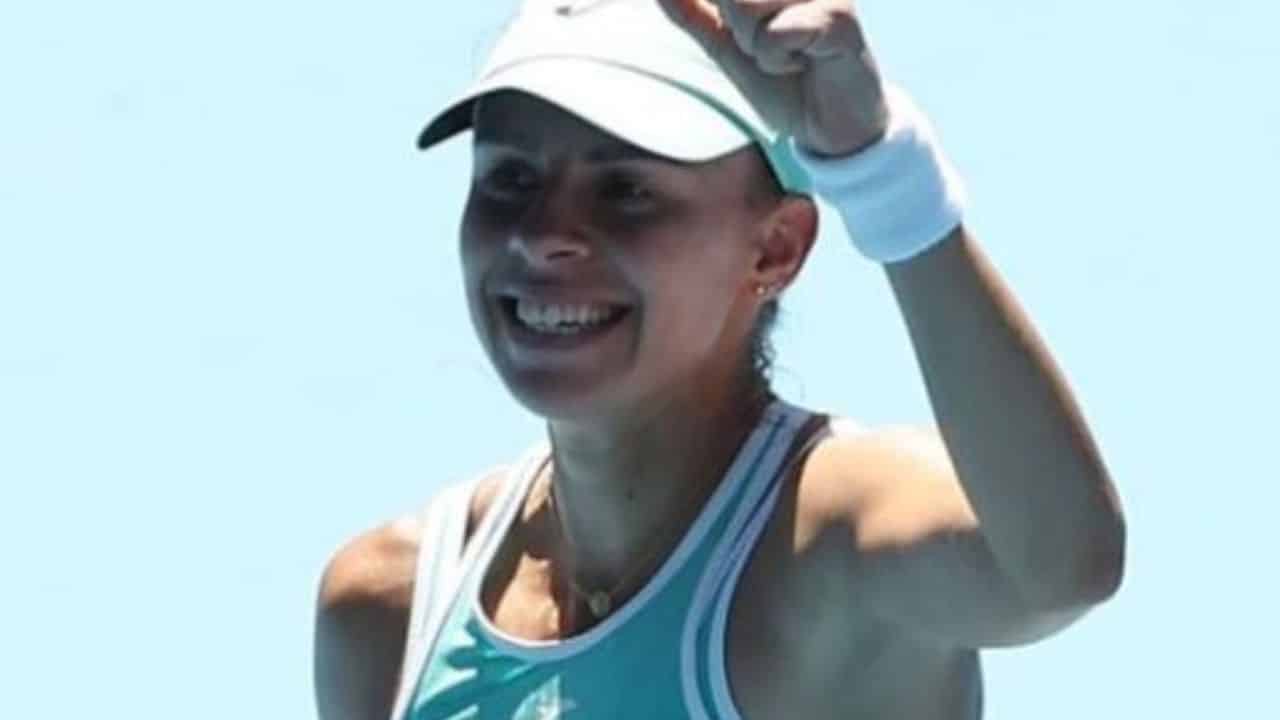 Who are Mark Gellard and Iain Hughes coach of Magda Linette, their age, career and biography