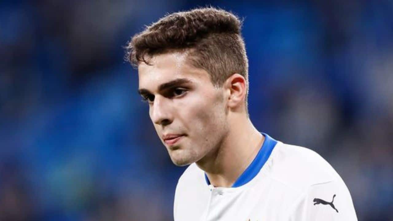 Who is Arsen Zakharyan, his age, height, salary, contract details, stats, videos, Instagram