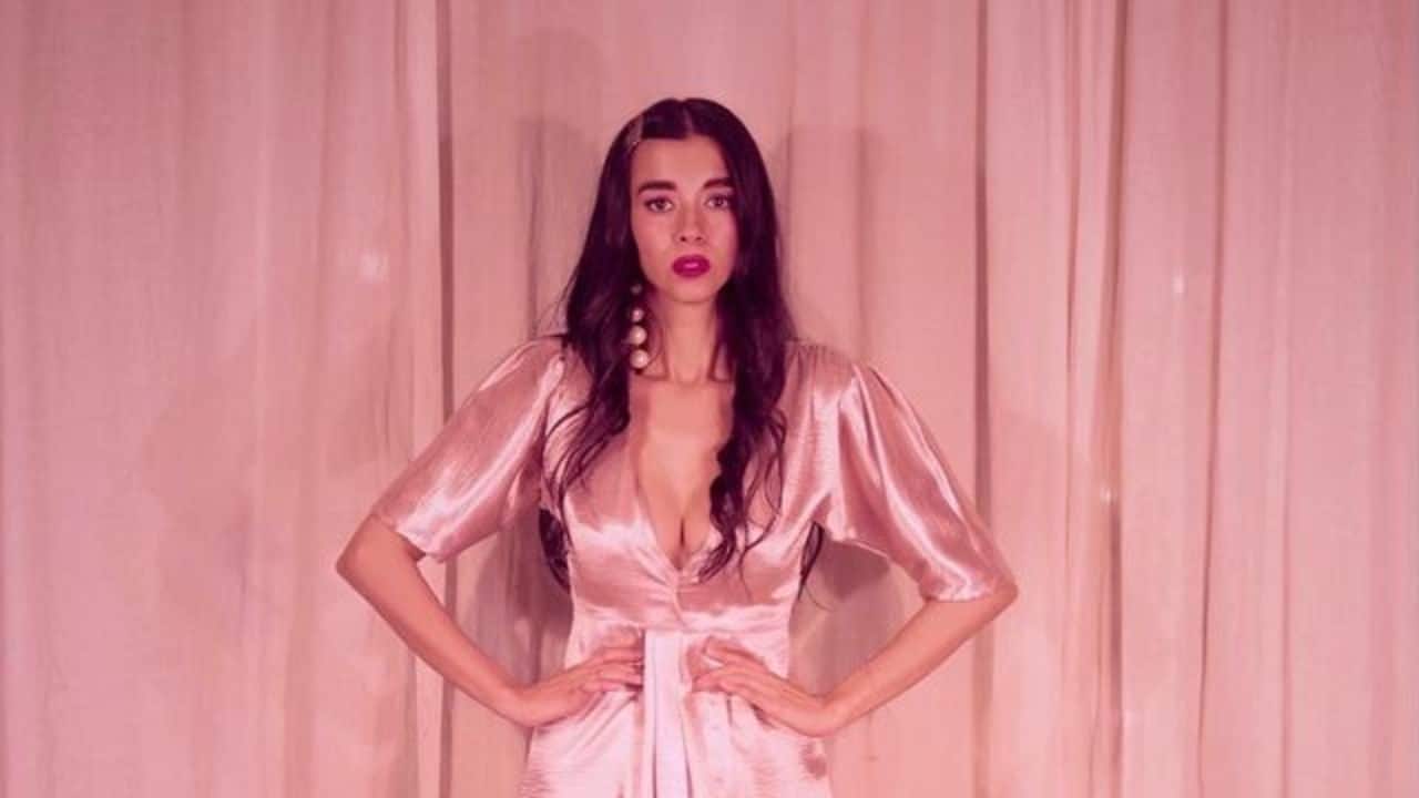 Who is Saba Azad girlfriend of Hrithik Roshan, her biography, age, family, parents, religion, net worth