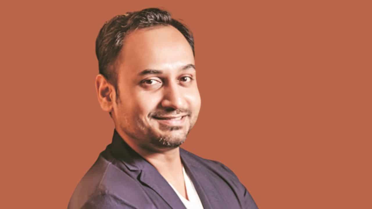 Who is Kaushik Mukherjee husband of Vineeta Singh, his biography, age, family, wife, education, net worth