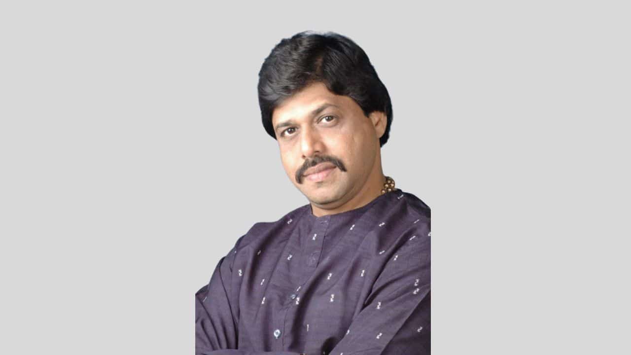 Who is Prakash Phaterpekar Shiv Sena MLA whose son attacked Sonu Nigam, his biography, age, family, mother, net worth
