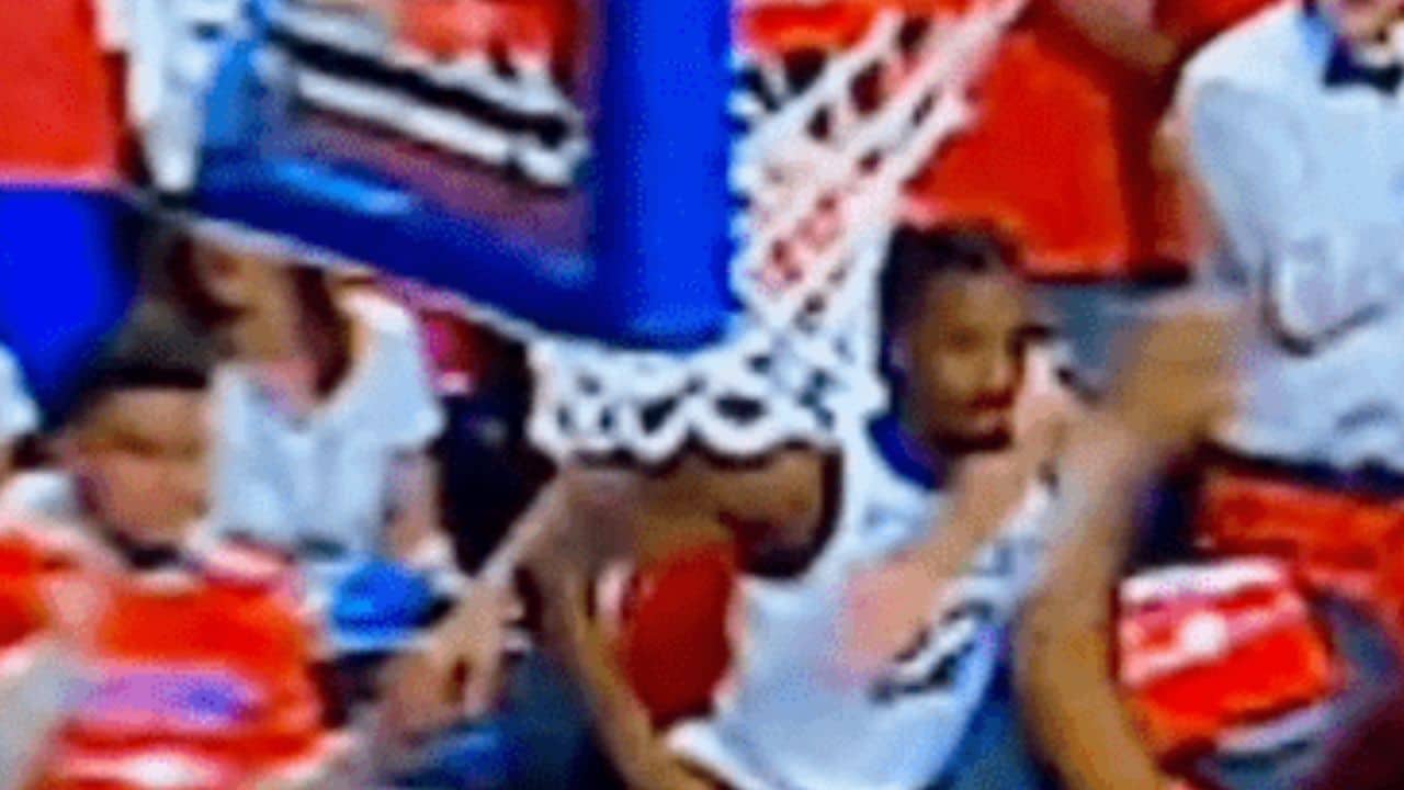 Watch Florida fan chokes neck of Cason Wallace of the Kentucky Wildcats midgame, video goes viral