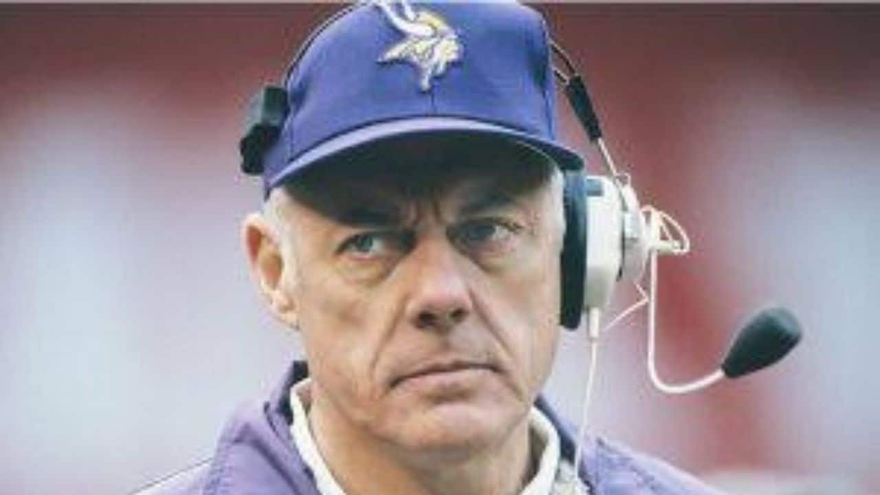 Bud Grant cause of death, net worth 2023, age, family, wife, stats and coaching record