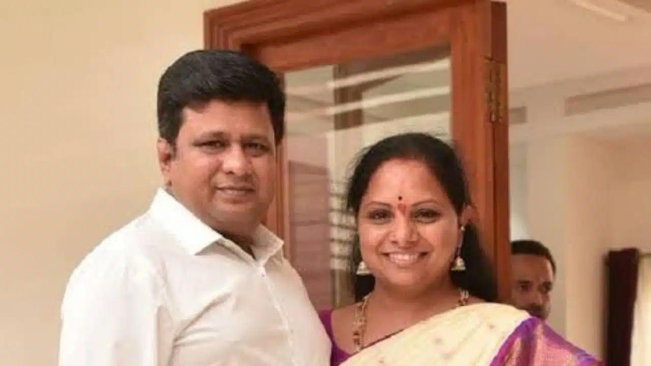 Kalvakuntla (K) Kavitha biography, age, family, husband, father name, education, net worth 2023