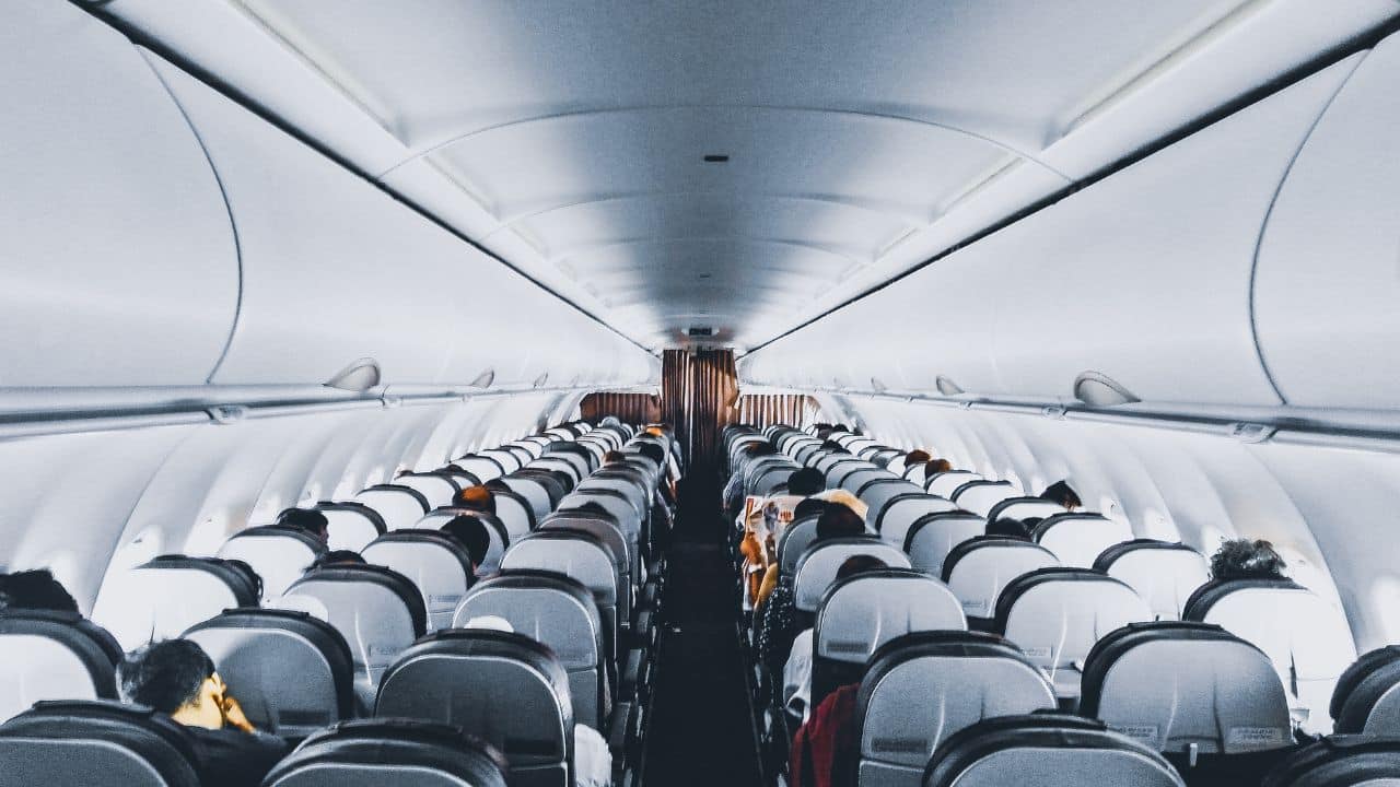 Who is Indian student Arya Vohra of Delhi who urinated on passenger on American Airlines flight, age and biography