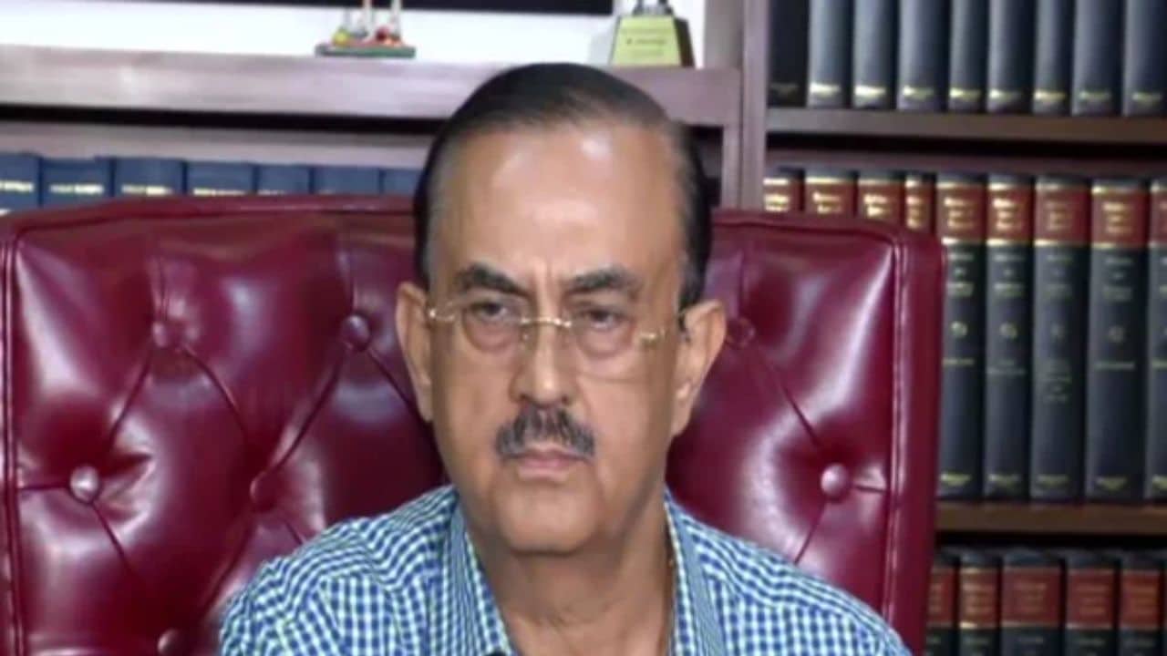 Who is Vikas Singh SCBA President and Supreme Court senior advocate, biography, age, family, education, fees, profile