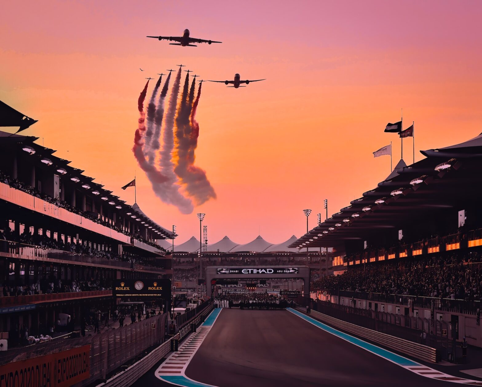 F1 supercomputer makes tight Lewis Hamilton vs Max Verstappen 2023 title predictions