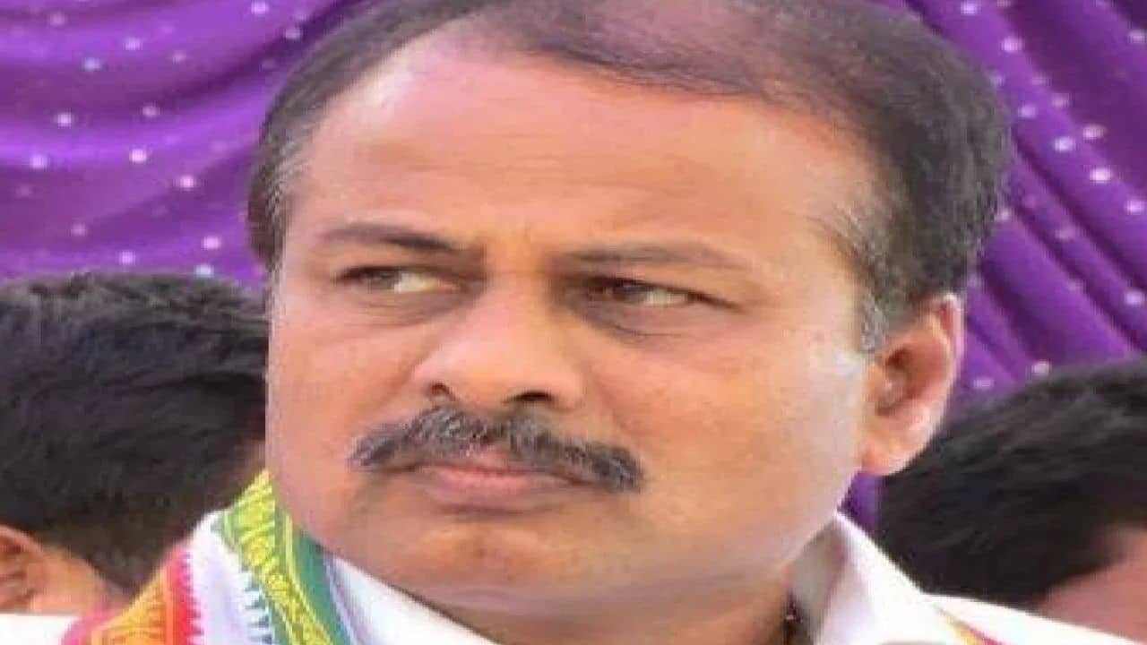 Who is R Dhruvanarayana, death reason, biography, age, family, wife, education, profile, qualification, party
