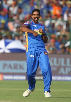 1st T20I: Ish Sodhi’s score-levelling six goes in vain as Sri Lanka win Super Over