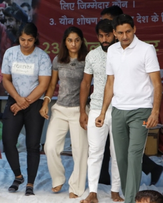 Protesting wrestlers receive copy of 1 FIR lodged against WFI chief