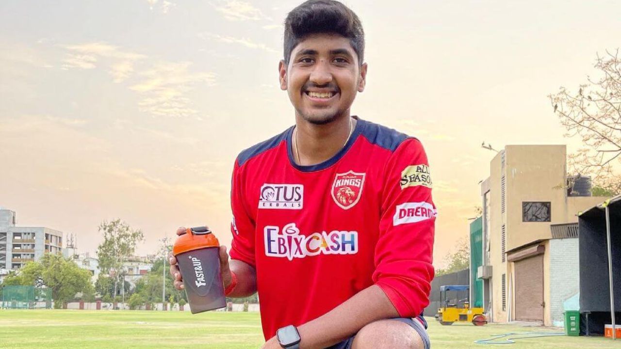 Cricketer Yash Thakur biography, age, family, hometown, IPL 2023 team, bowling speed, stats