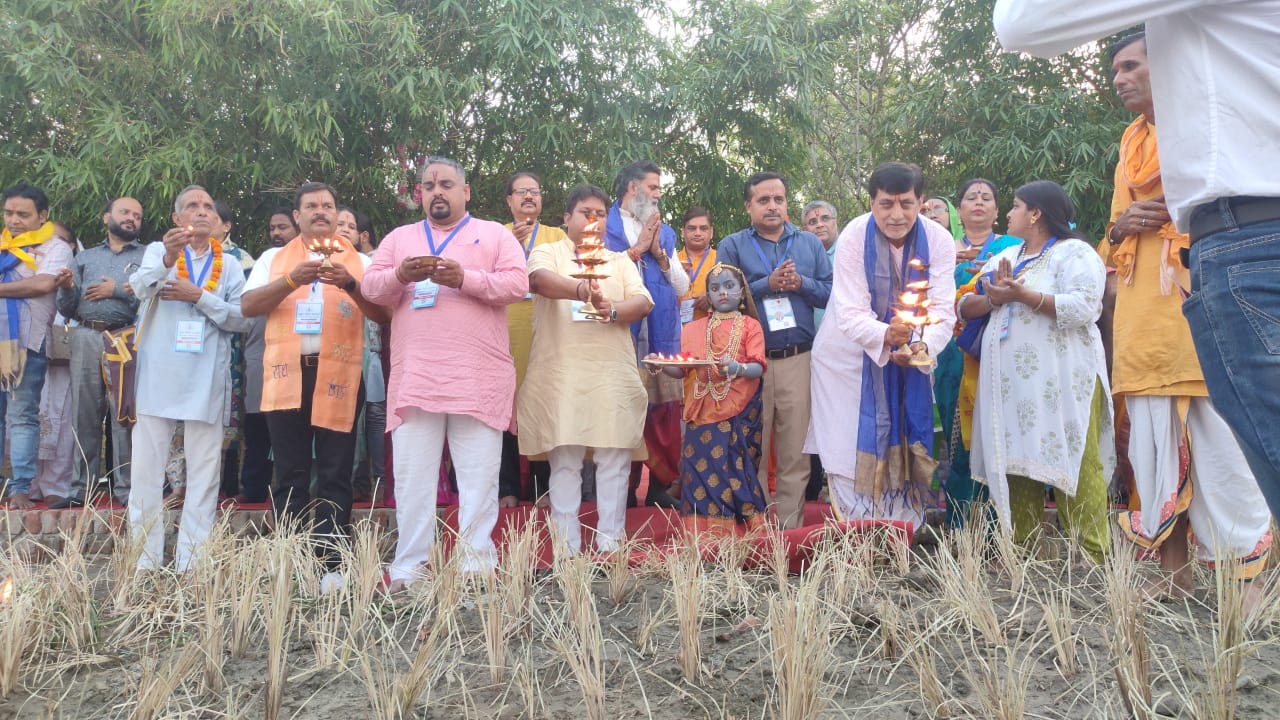 एक शाम कृष्ण की यमुना के नाम