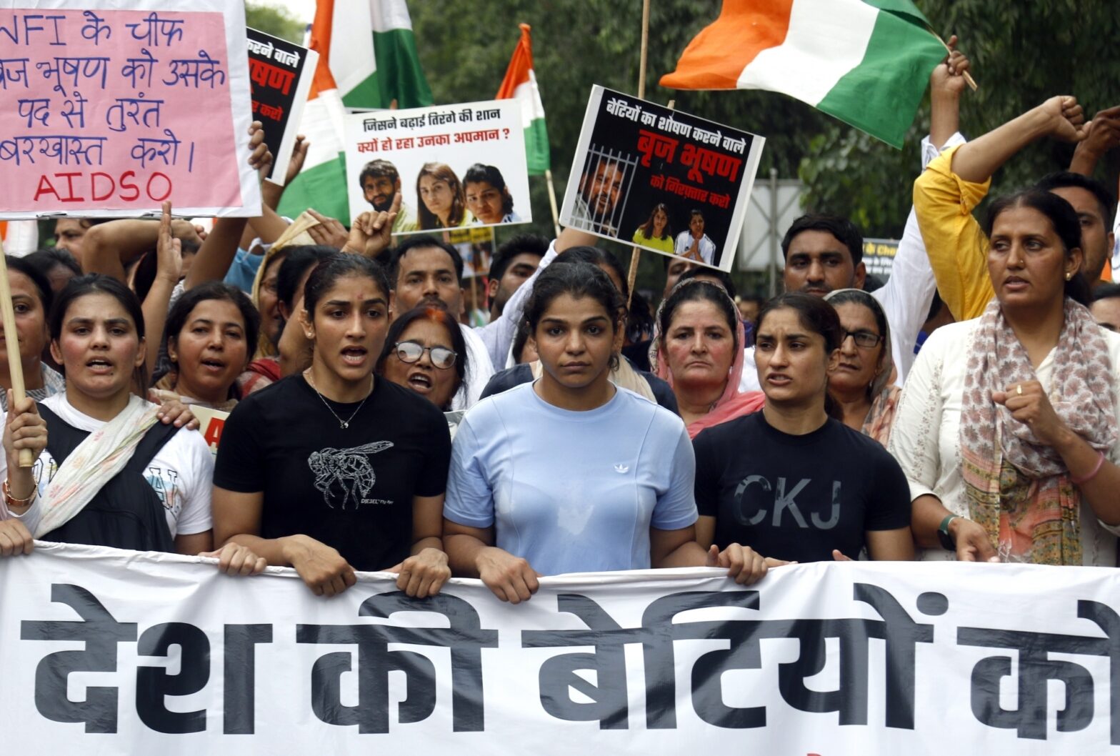 ‘Mahila mahapanchayat’ outside new Parliament building on May 28, come support us, announces Sakshi Malik from India Gate (Ld)