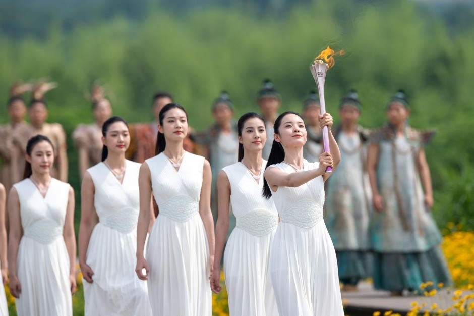 Flame for Hangzhou 2022 Asian Games lit in Liangzhu culture site (Ld)