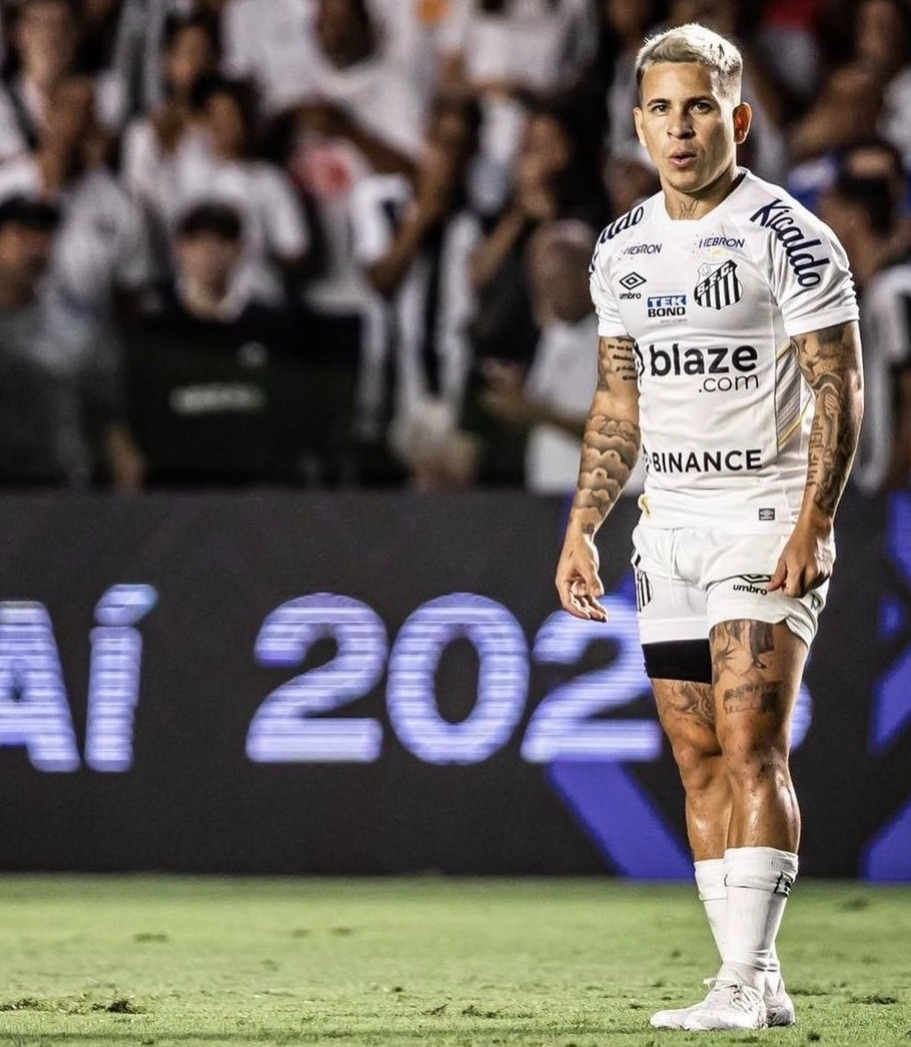 Venezuela midfielder Soteldo agrees to permanent deal with Santos