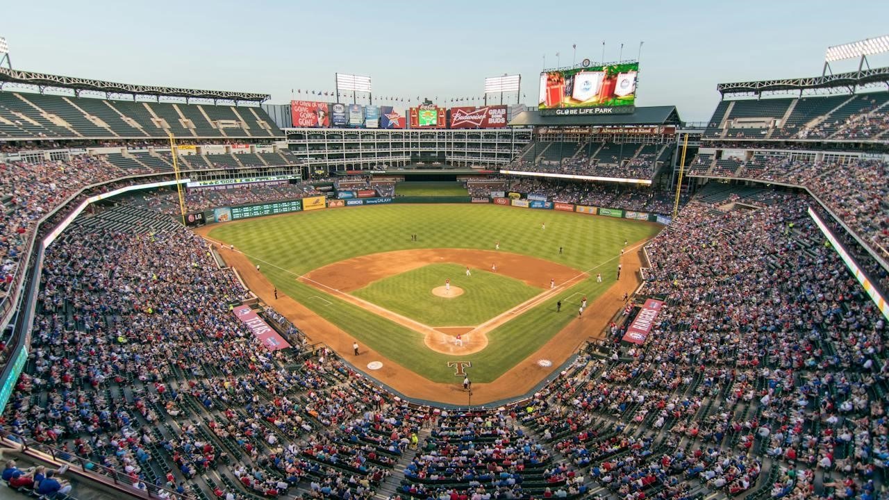 CasinoOnlineCA Experts Share Their Bold Predictions for the Blue Jays’ February Frenzy