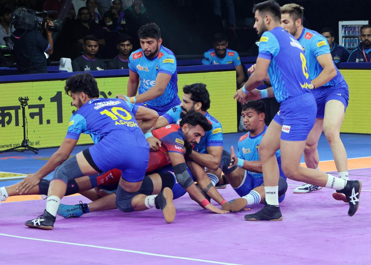 Devank, Ashish help Bengal Warriorz stage stunning comeback, beat UP Yoddhas 41-37