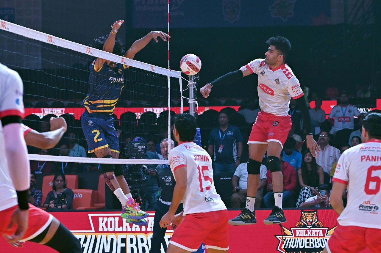 PVL 2025: Kolkata Thunderbolts pick solid win over Kochi Blue Spikers to get three points